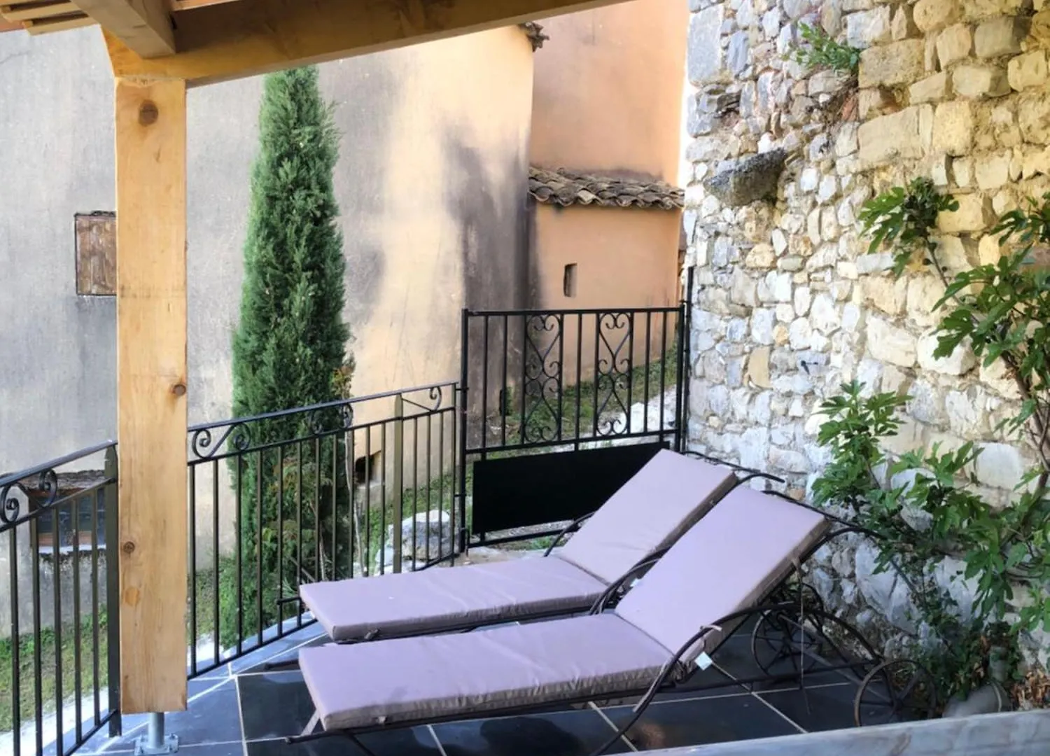 Hotel L'Oustau De La Font Reilhanette